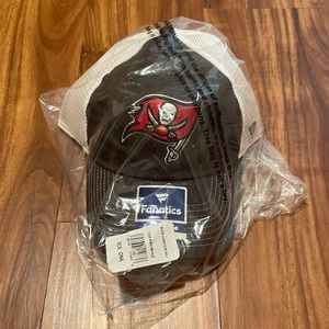 Buccaneers snap back hat